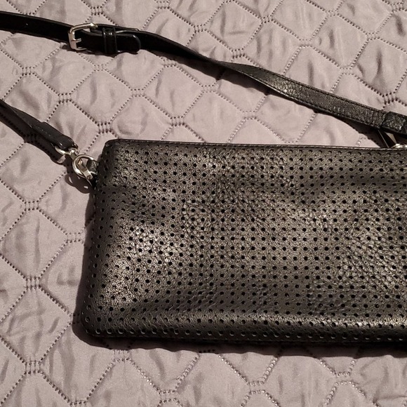 Classic Black Zip-top Crossbody Charming Charlie - Picture 3 of 7